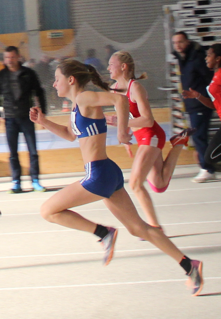 LG Welfen Athlet Maxi Melden beim Sprint. In ihrer letzten Disziplin konnte sie sich die Silbermedaille in Ulm sichern.